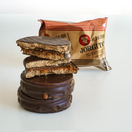 Alfajor Jorgito de Chocolate Negro con Dulce de leche, 55 g / 1.94 oz (pack of 6)
